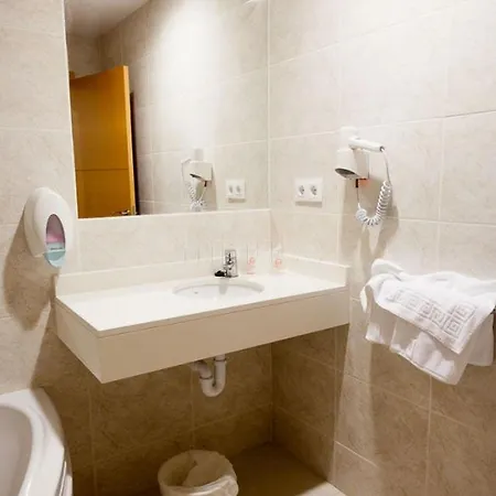 Отель Amic Colon 3*